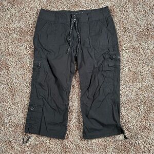 Black Aeropostale Y2K Cargo Crop Capris 22” inseam Juniors size 11/12